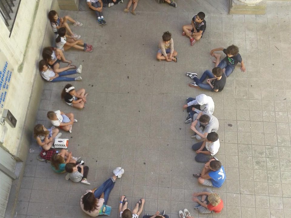 Conseil de maison dans le hall